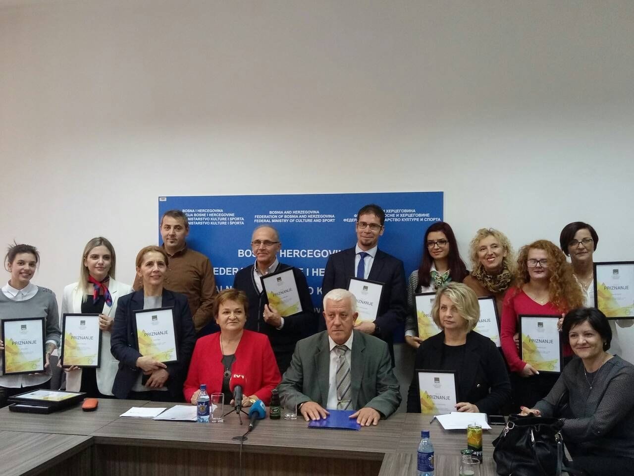 IMG 5d2820987330a9a687de229d23e46ef7 V