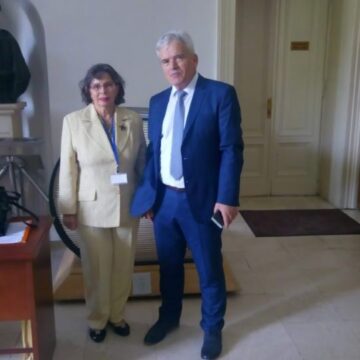1 Bogić Rakočević direktor Nacionalne biblioteke Crne Gore Đurđe Crnojević Cetinje i mr.sc Enisa Žunić bibliotečki savjetnik rukovodilac Sl
