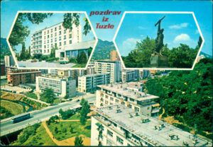 Naslov Pozdrav iz Tuzle [Razglednica] Vrsta građe razglednica Jezik bosanski Godina 1974? Izdavanje i proizvodnja Split : Ozeha, 1974? ([Split] : Foto Ozeha) Fizički opis 1 razglednica : u boji ; 10 x 15 cm Predmetne odrednice Tuzla – Hotel Bristol – Husinski rudar – Ulica Maršala Tita – Razglednice UDK 77.033(497.6Tuzla) COBISS.BH-ID 55728902 Signatura – lokacija, inventarski br. Zavičajna zbirka 77 POZDRAV IN: 2000043