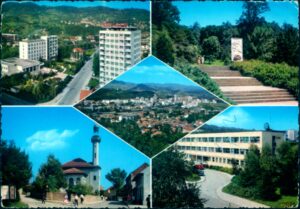 Naslov Tuzla [Razglednica] Vrsta građe grafika Jezik bosanski Godina 1968? Izdavanje i proizvodnja Jugoslavija : Putnik, 1968? Fizički opis 1 razglednica : u boji ; 10 x 15 cm Napomene Naslov preuzet sa reverzne strane razglednice Predmetne odrednice Tuzla – Tuzla So neboder – Šetalište Slana banja – Partizansko spomen obilježje – Šarena džamija – Behram-begova džamija – Atik džamija – Direkcija rudnika Kreka – Panorama grada – Razglednice UDK 77.033(497.6Tuzla) COBISS.BH-ID 56362246 Signatura – lokacija, inventarski br. Zavičajna zbirka 77 TUZLA IN: 2000049
