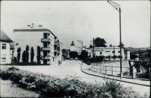 Naslov Tuzla : motiv [Grafika] Vrsta građe razglednica Jezik bosanski Godina 1966 Izdavanje i proizvodnja Sarajevo : Oslobođenje, 1966 Fizički opis 1 razglednica : crno-bijela ; 10 x 15 cm Predmetne odrednice Tuzla – Razglednice UDK 77.033(497.6Tuzla) COBISS.BH-ID 54294790 Signatura – lokacija, inventarski br. Zavičajna zbirka 77 TUZLA IN: 2000008